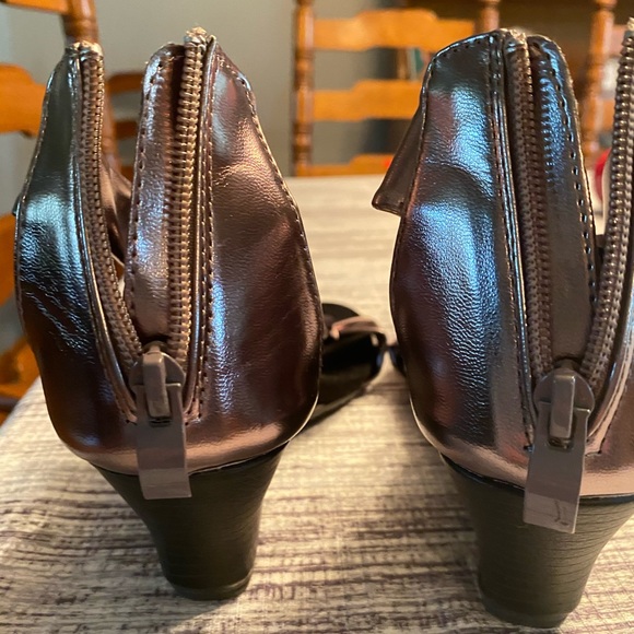 COPY - COPY - Bronze Patrizia by Spring step sandals 6.5 - Picture 5 of 6